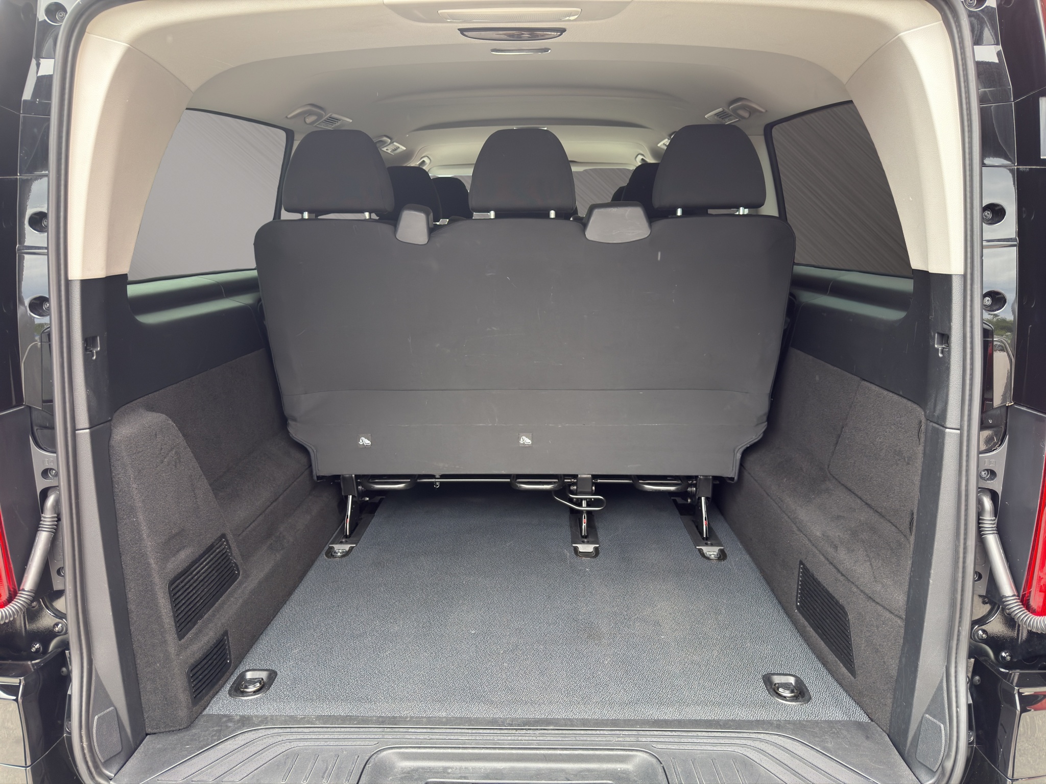 Mercedes-Benz Vito Tourer 114 CDI PRO Extralang 9 Sitzer