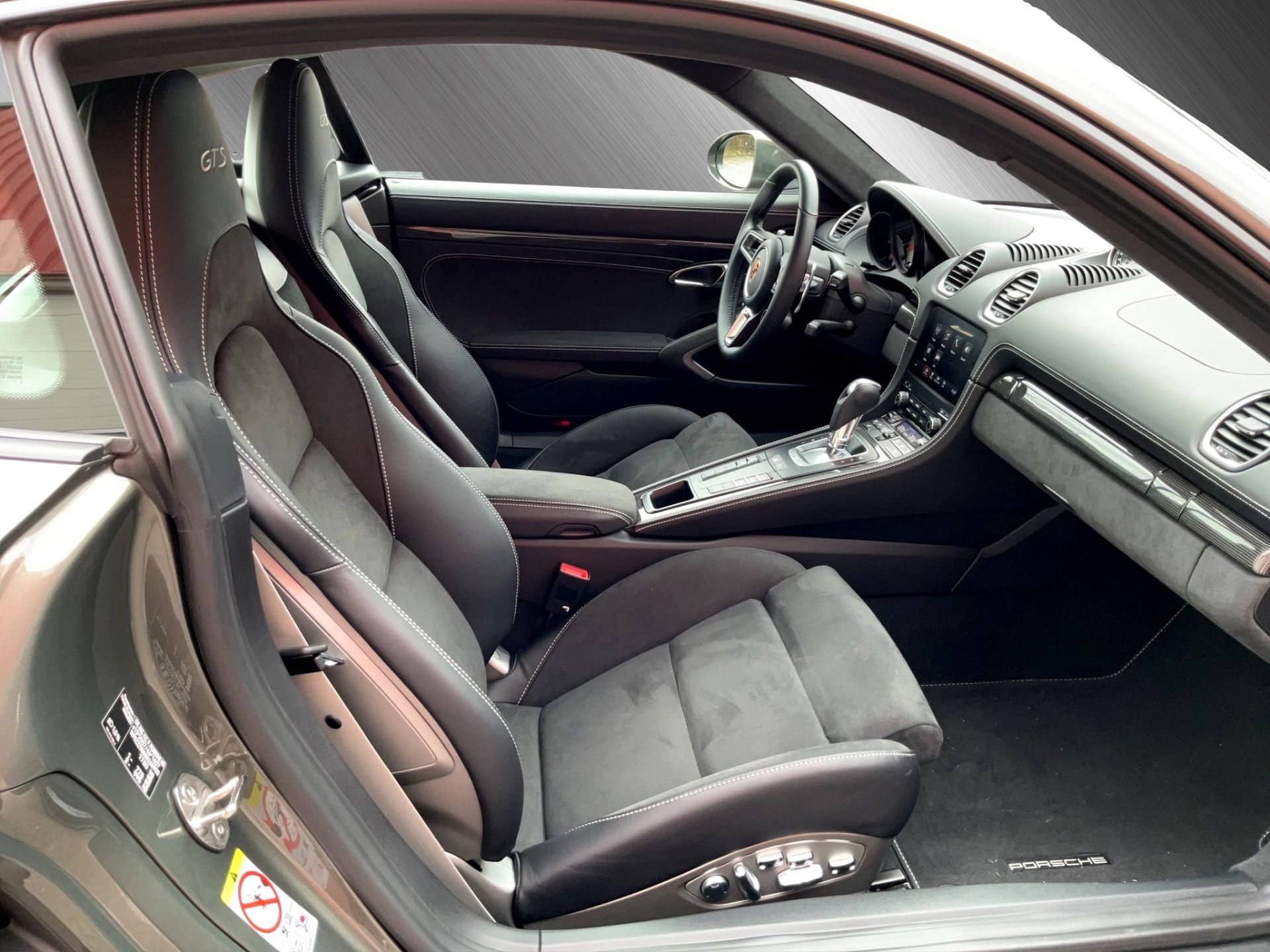 Porsche Cayman 718  GTS 4.0